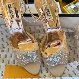 Badgley Mischka Women's Glittering Gold Heels